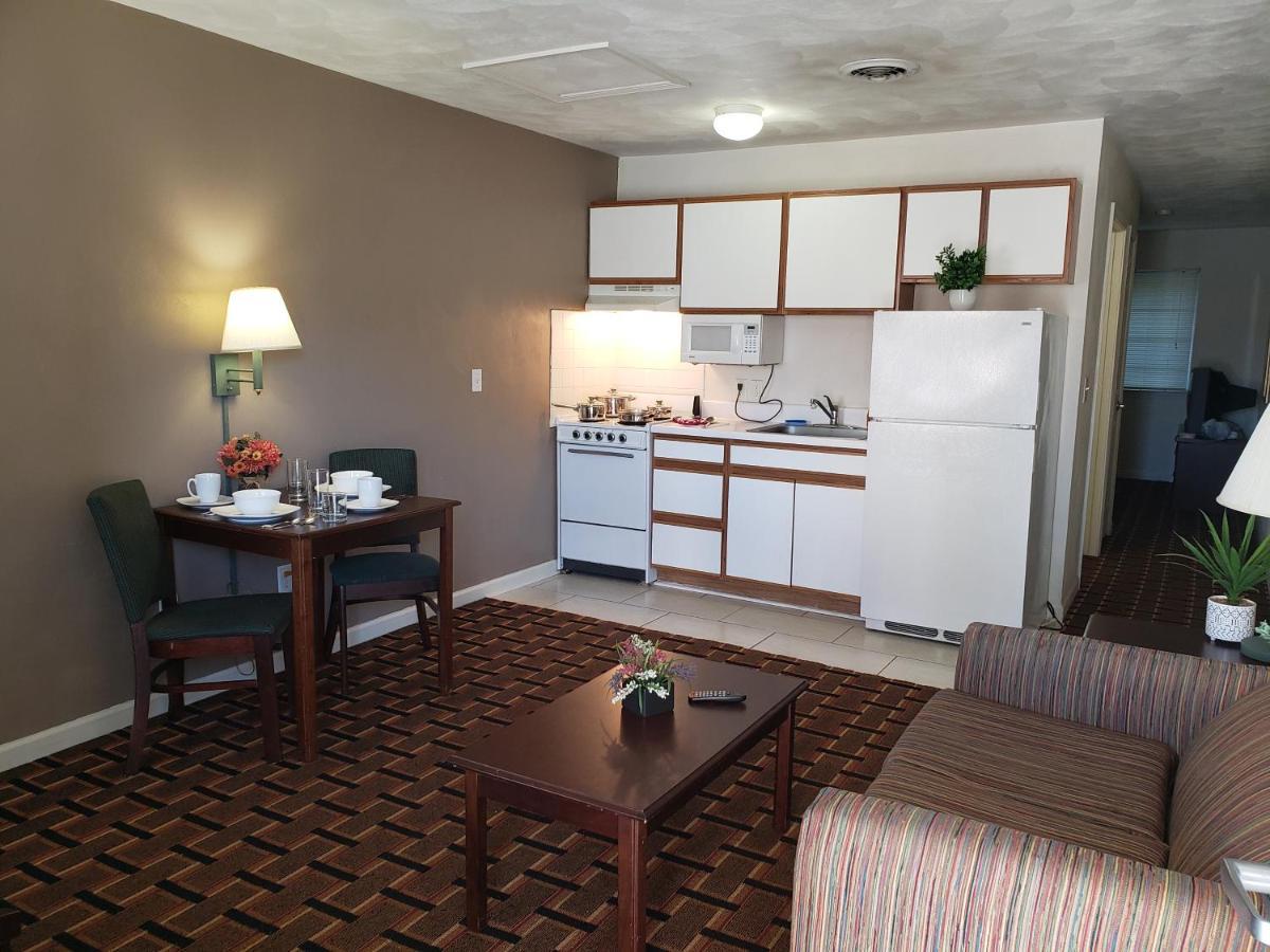 Affordable Suites Burlington Esterno foto